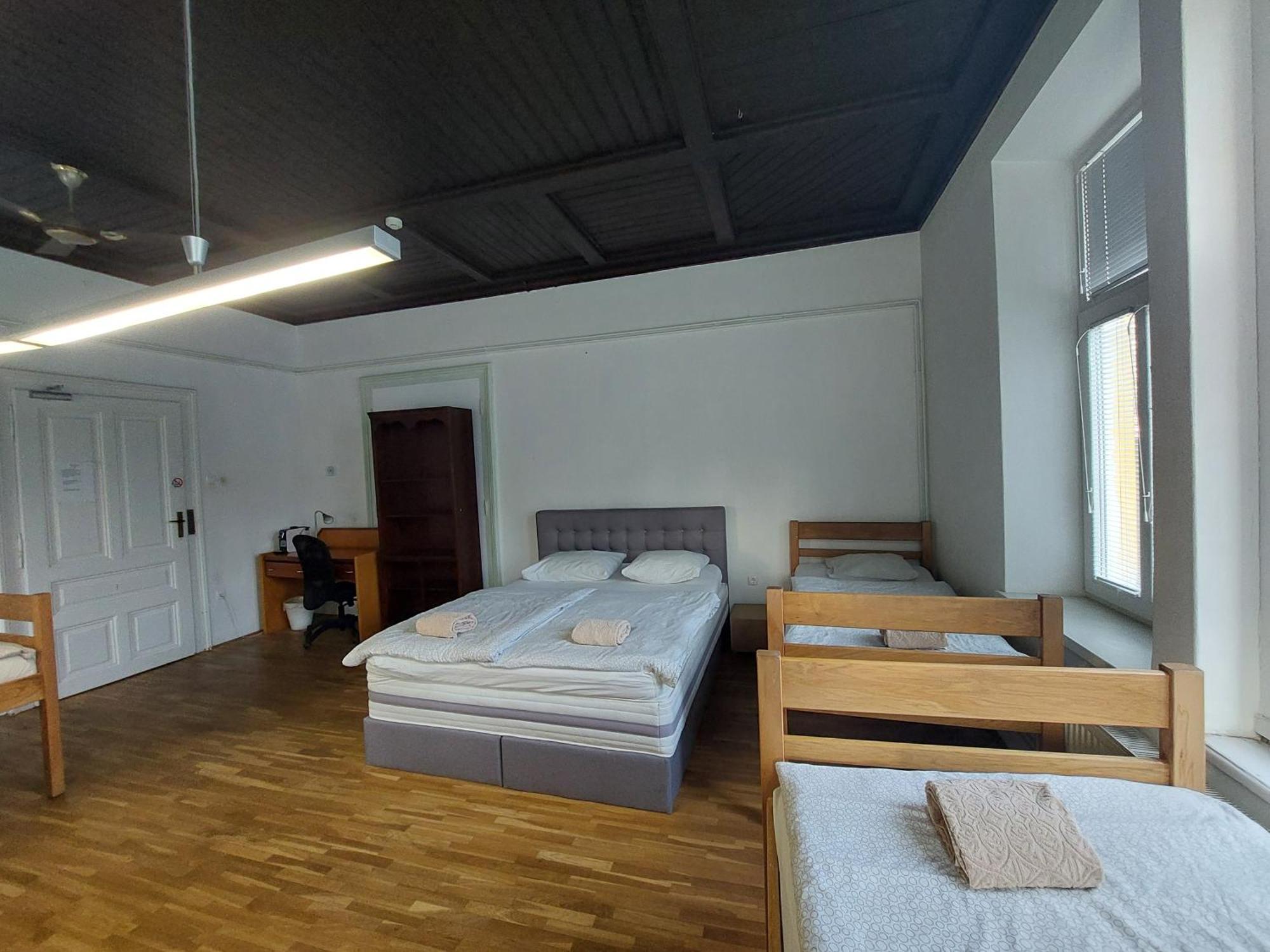 Vv Way - Lisica Zvitorepka Ljubljana Bagian luar foto