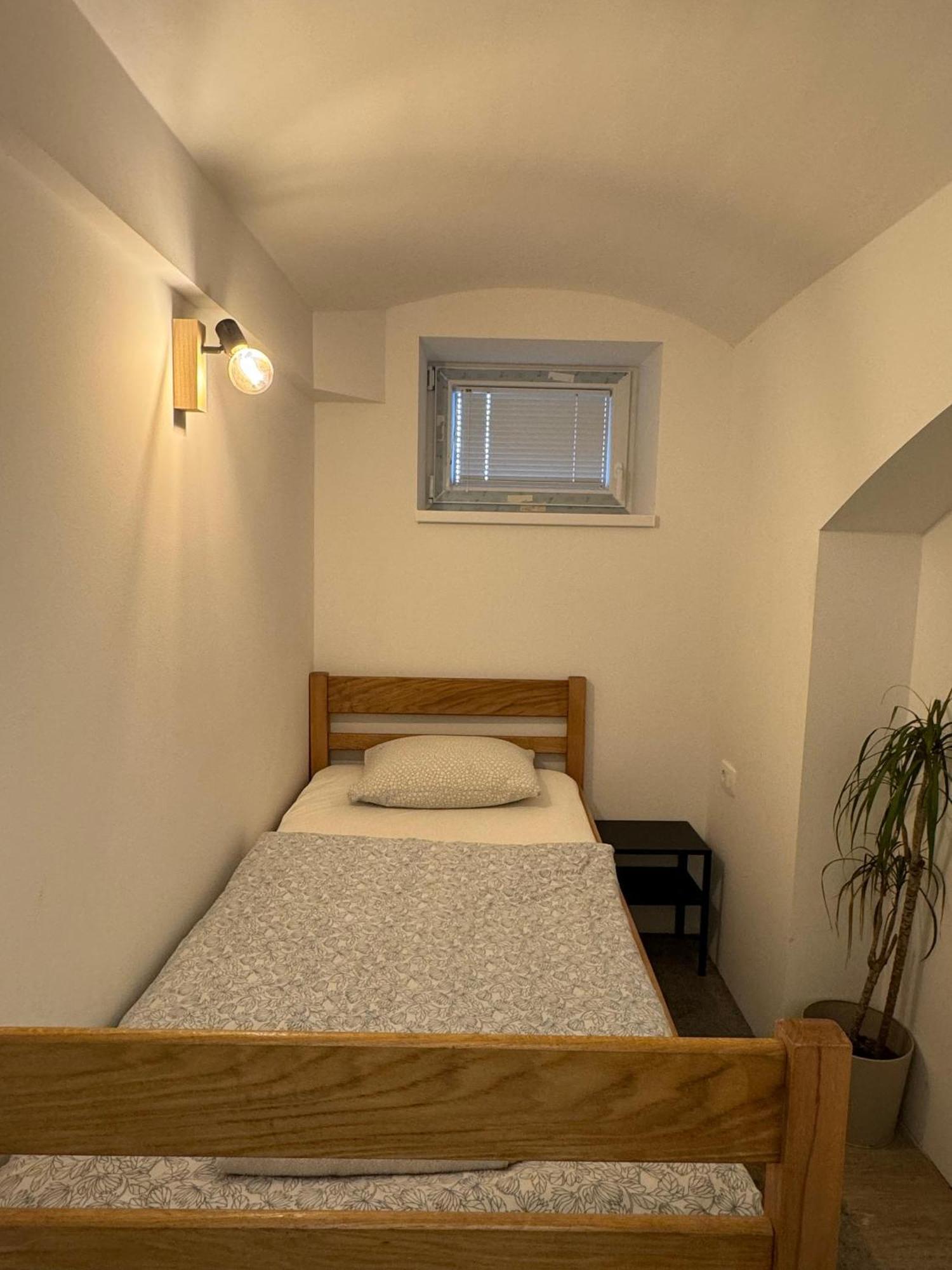 Vv Way - Lisica Zvitorepka Ljubljana Bagian luar foto